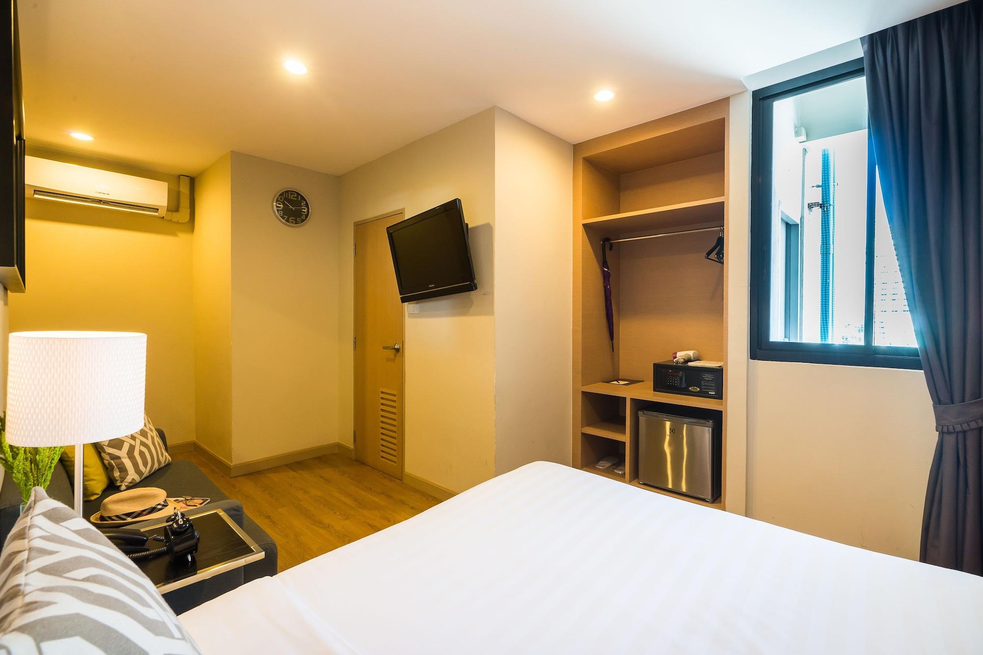 Asoke Residence Sukhumvit By Uhg Bangkok Exterior photo