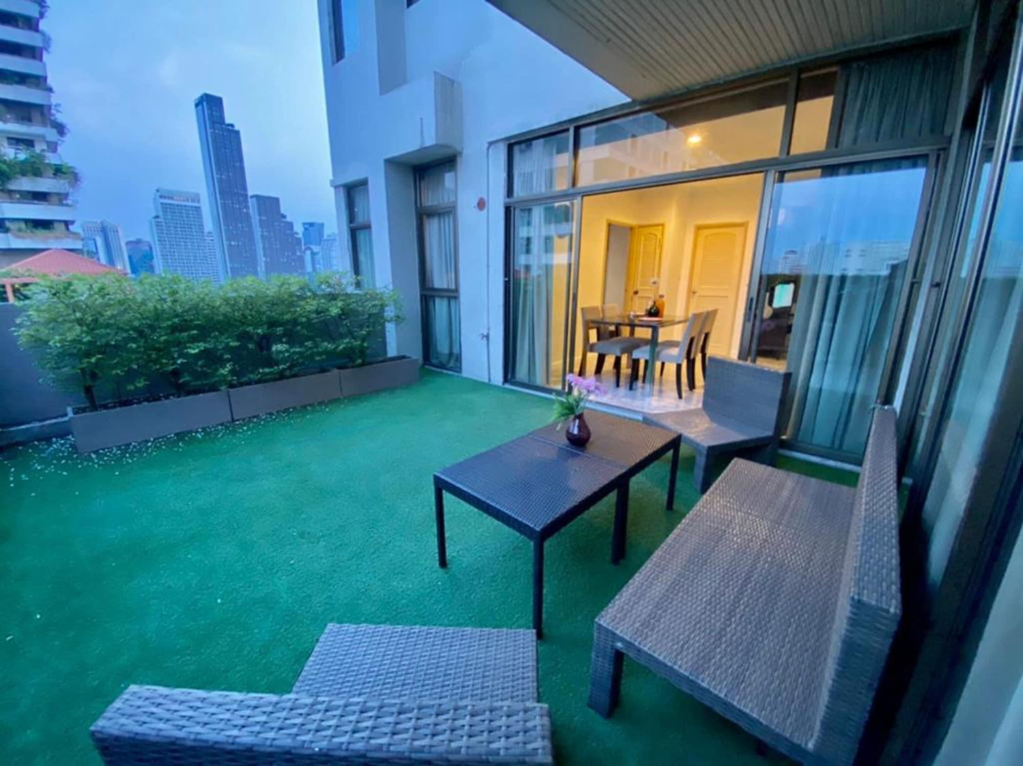 Asoke Residence Sukhumvit By Uhg Bangkok Exterior photo